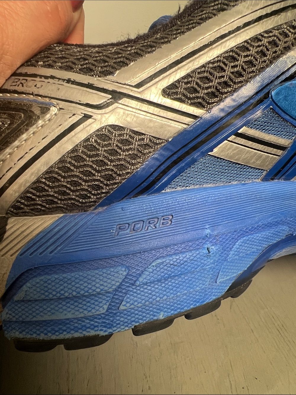 Brooks GTS Adrenaline 17. Running Shoes in Black and Blue size 14 wide. Men’s - Picture 16 of 16